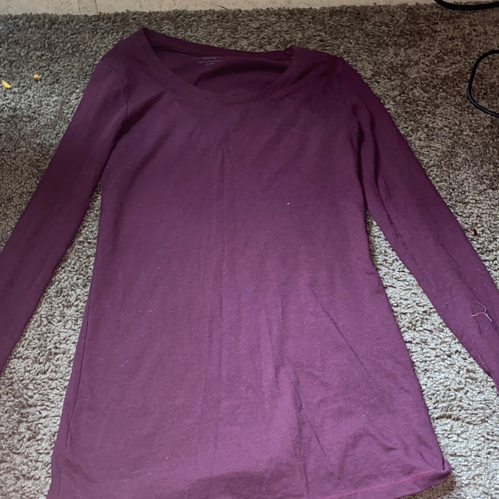 maroon longsleeve shirt